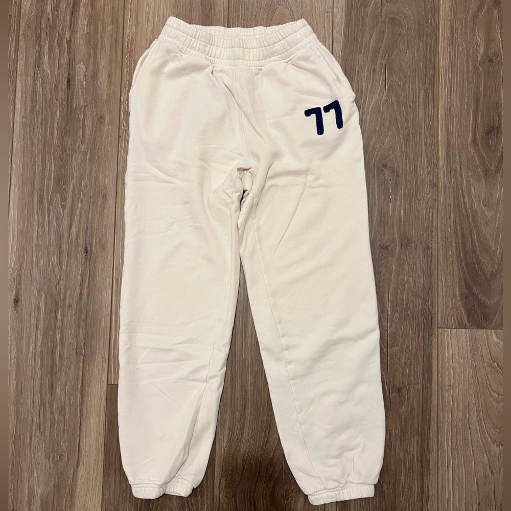 American Eagle Joggers in Cream with Blue Accent